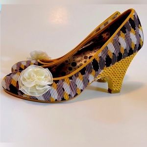 Poetic Licence Yellow Gray Black Heels with White Rosettea Size 39.5 UK (9 US)